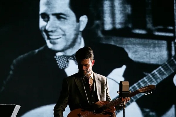 HOMMAGE À CARLOS GARDEL